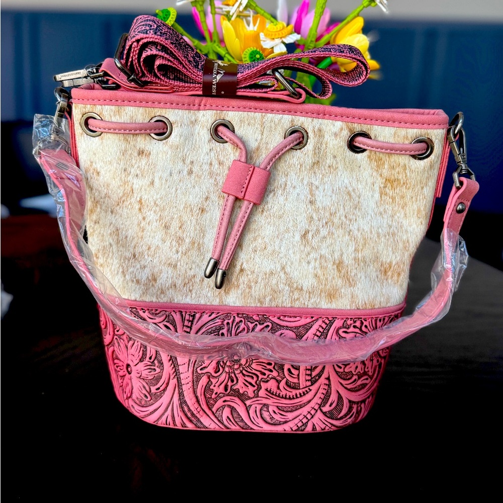 Montana West Cowhide Handtooled Pink Fringe Bag NWT 🔥